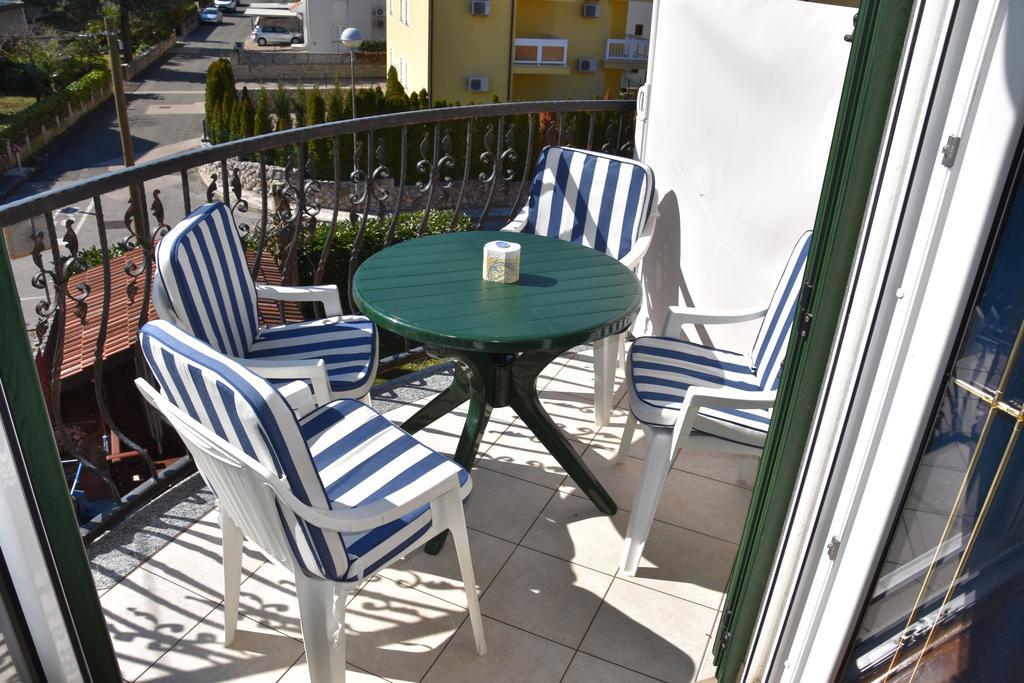 Malinska Center Apartment Exteriör bild
